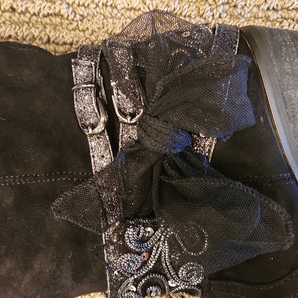 Knee boots - Picture 2 of 3